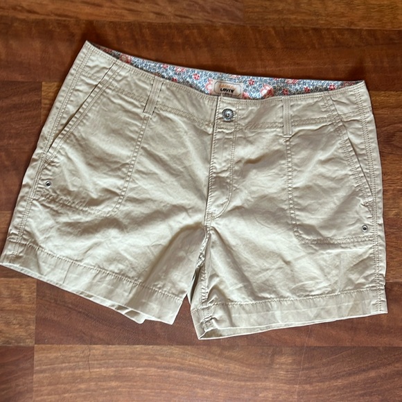 Levi's Pants - Like new khaki Levi’s